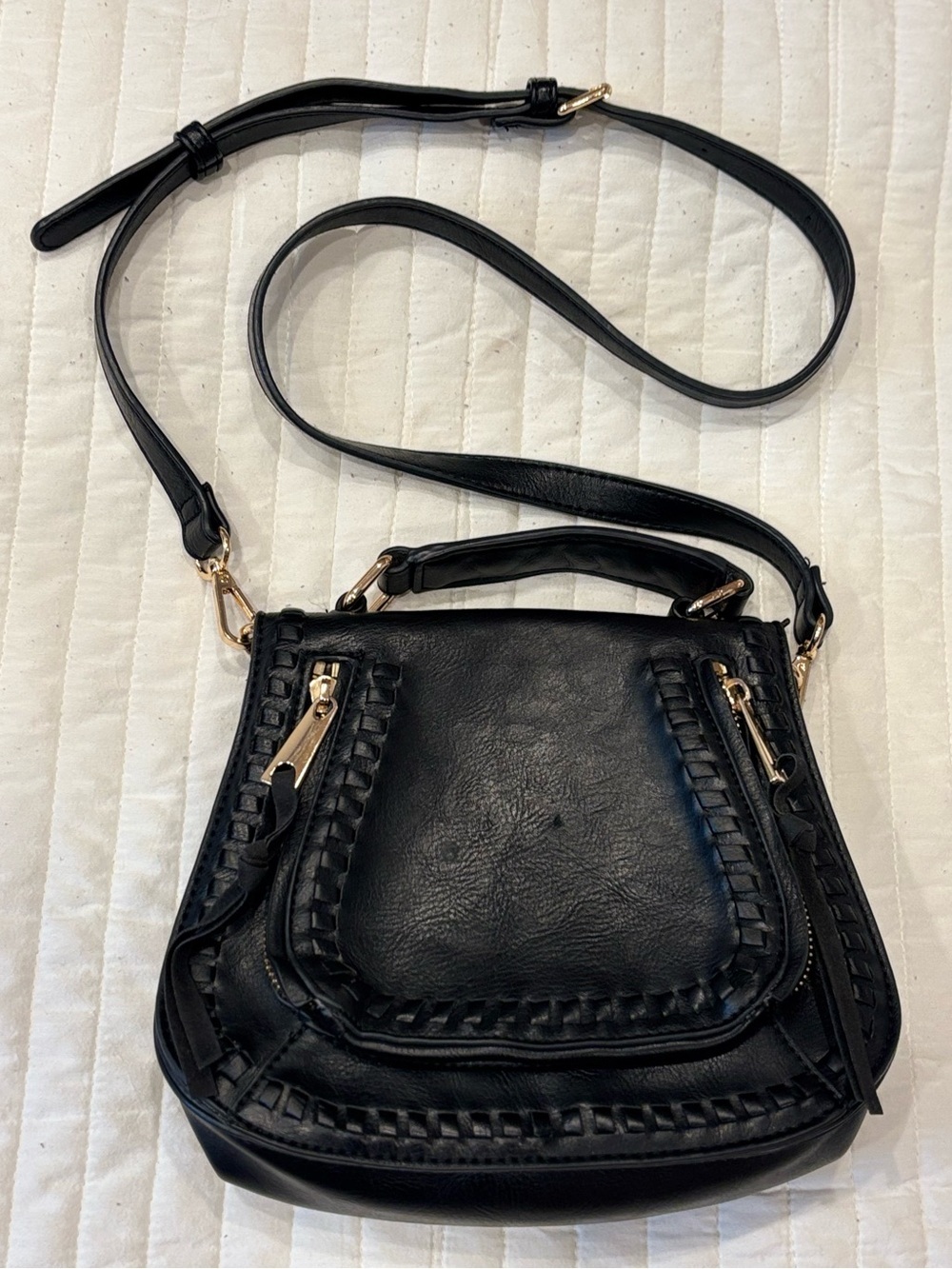 Vici Boutique Urban Expressions Khloe Black Vegan Leather Crossbody Bag